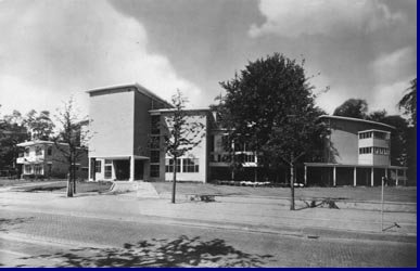 10 Augustus 1937. Avro studio aan de buitenzijde.