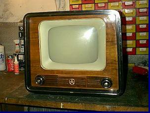 TS 4202Tsjechoslowaaks televisie toestel uit de vijftiger jaren